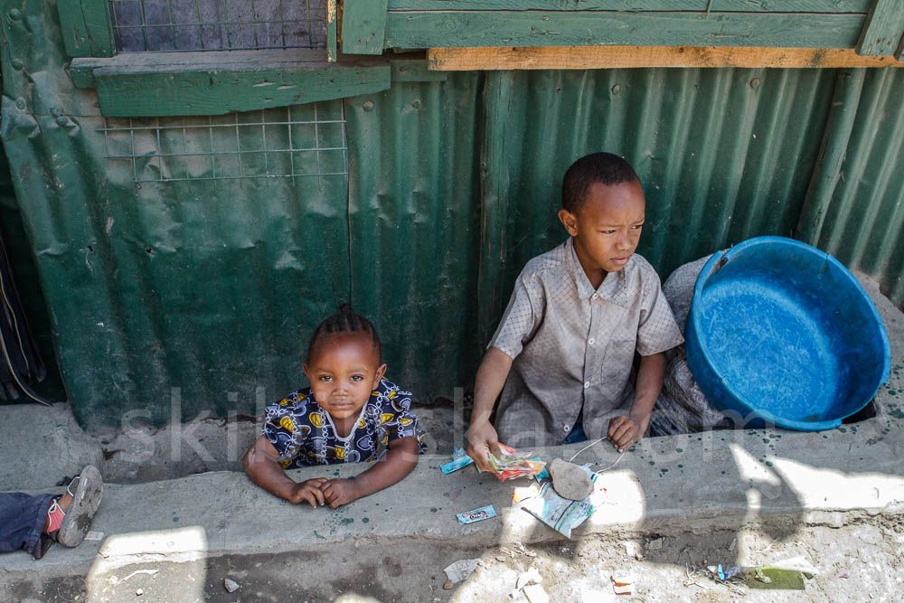 Plemienna Afryka: Dzieci slamsów Nairobi